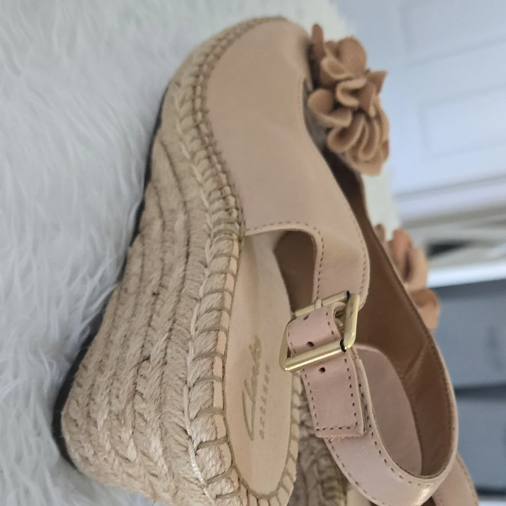 Clarks these artisan